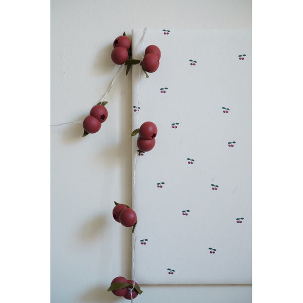 Konges Slojd - Lichtslinger Kersjes – Decoratieve kinderkamer verlichting op batterijen, Lichtslinger, Konges Slojd, Keekabuu