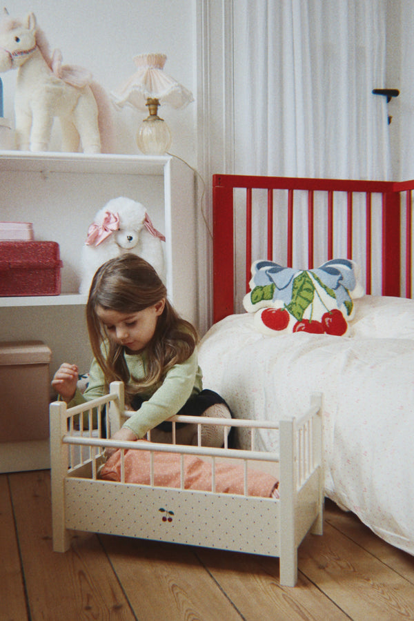 Konges Slojd – Holzpuppenbett – Kirsche